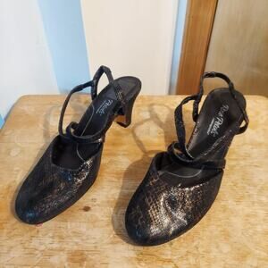 Walking Cradles Rose Petals Women's US 9.5 M Black High Heel Pumps